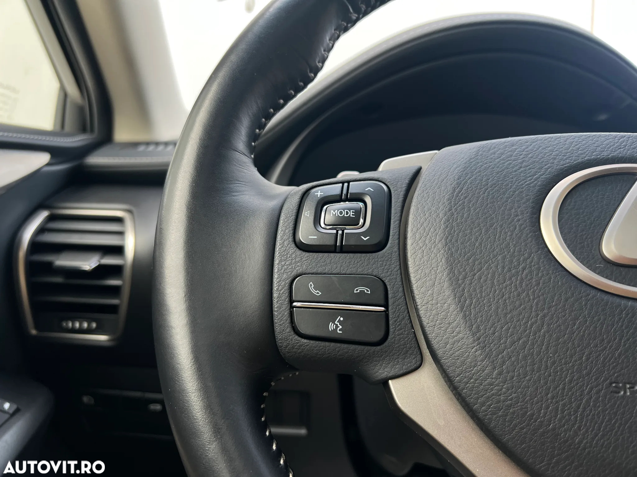 Lexus Seria NX - 26