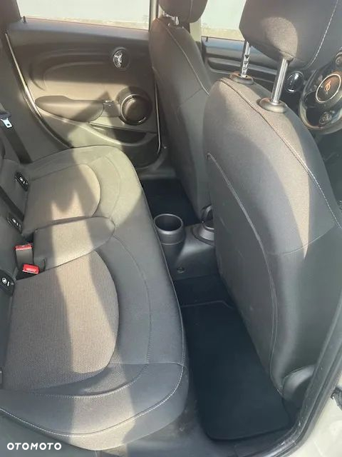 MINI Cooper Standard - 11