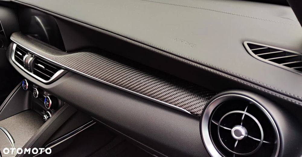 Alfa Romeo Stelvio V6 2.9 Bi-Turbo AT8-Q4 Quadrifoglio - 26