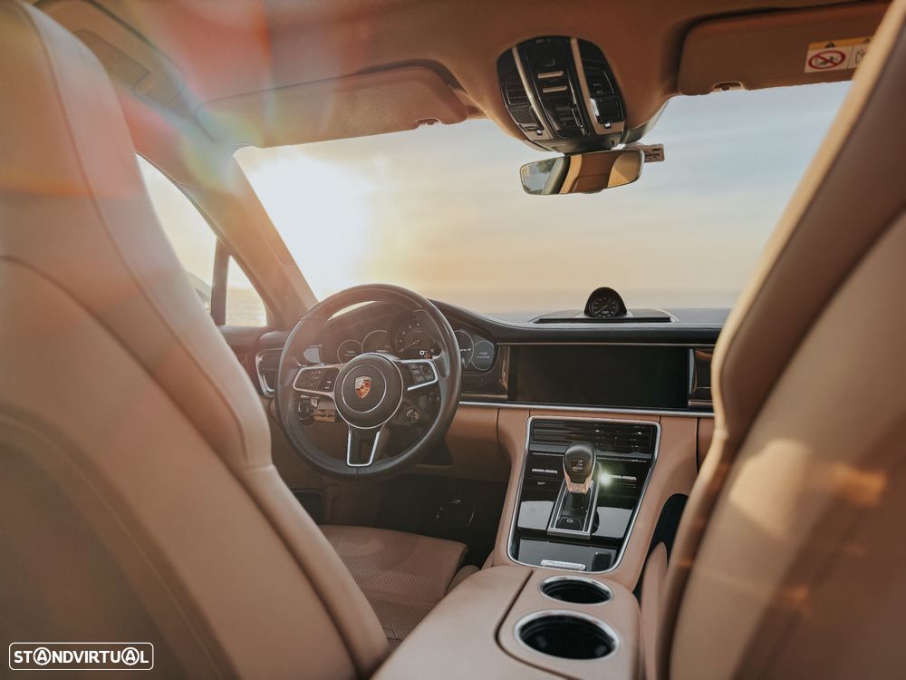 Porsche Panamera Sport Turismo - 12