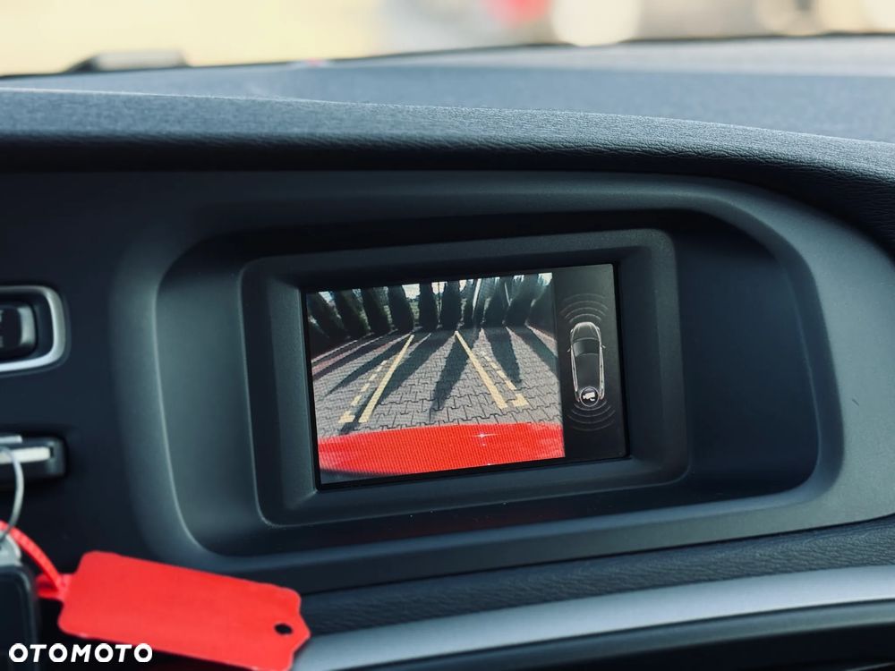 Volvo V40 T2 Momentum - 33