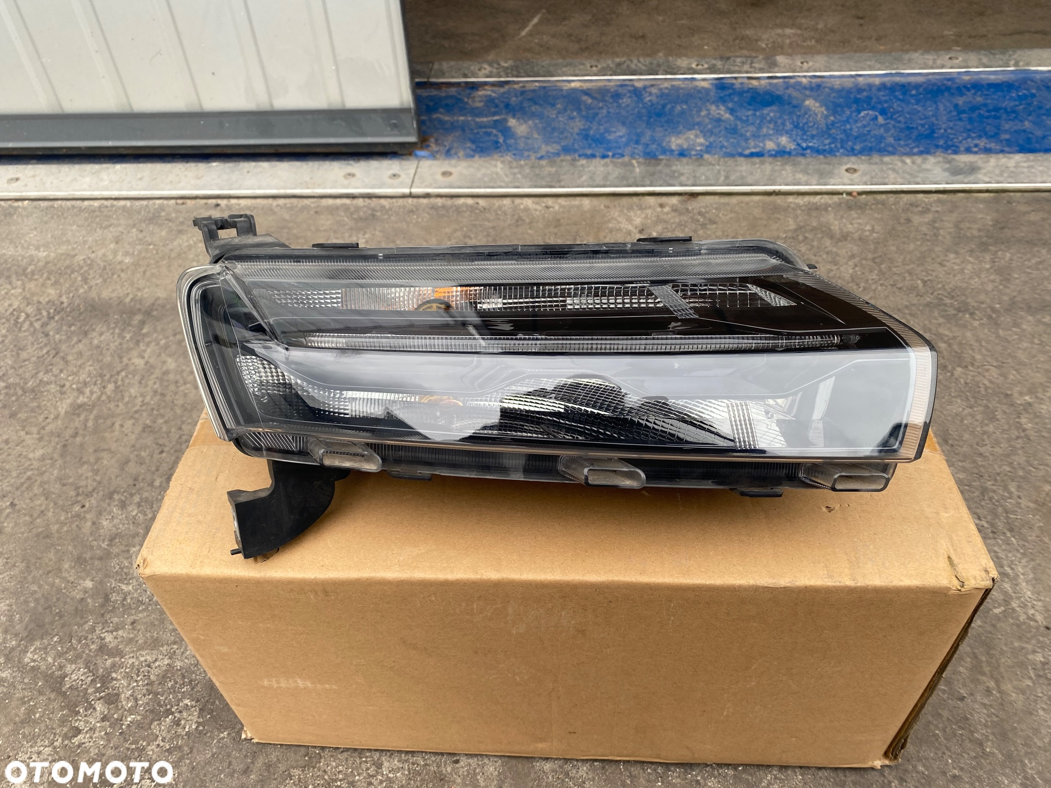DACIA SPRING IGŁA! KOMPLETNA LAMPA PRZEDNIA PRAWA REFLEKTOR PRAWY PRZÓD   266008993R DRL led Ledowa Wwa - 2