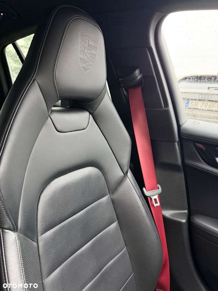 Porsche Panamera 4 E-Hybrid PHEV - 9
