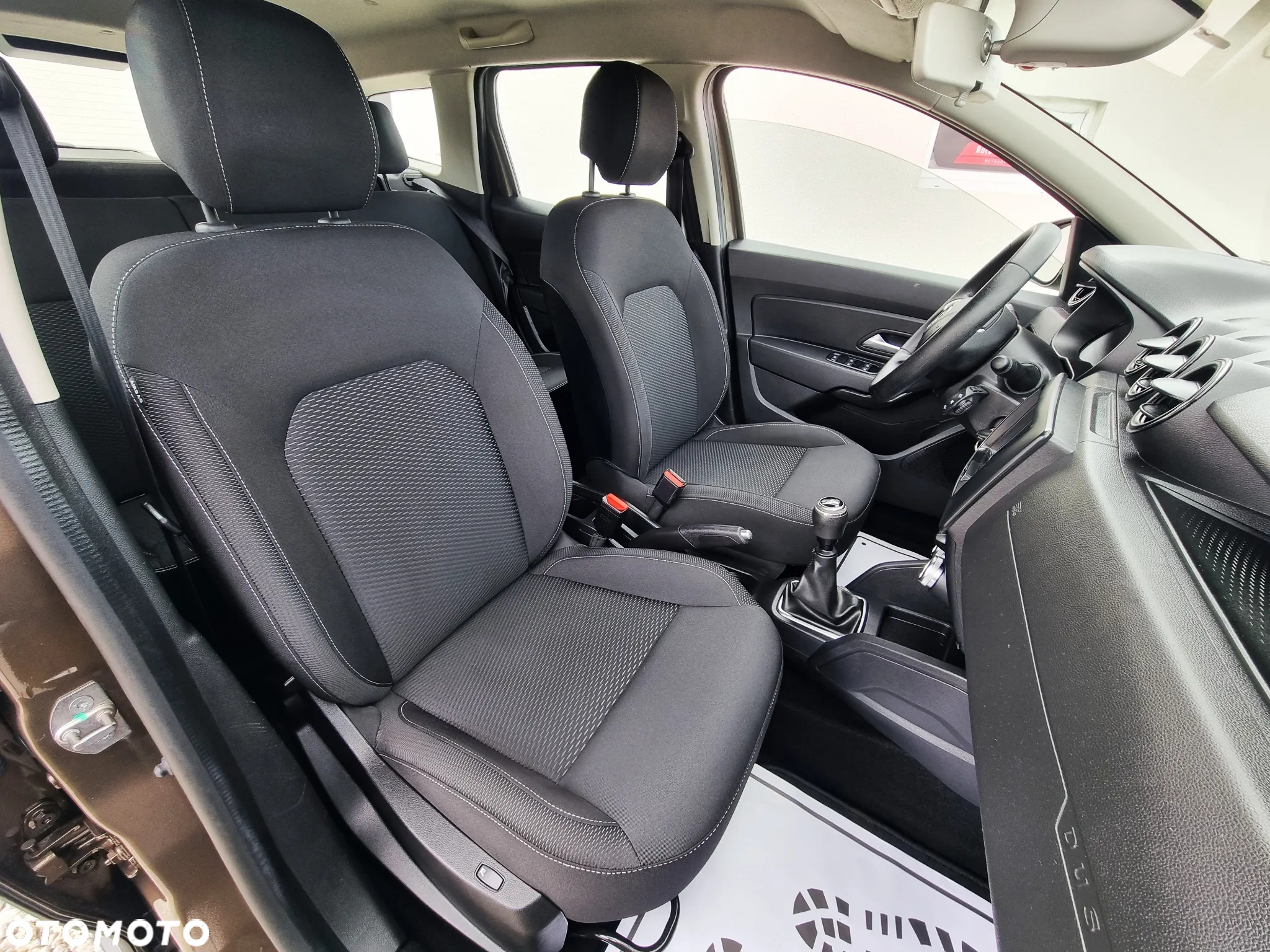 Dacia Duster 1.2 TCe Laureate - 12