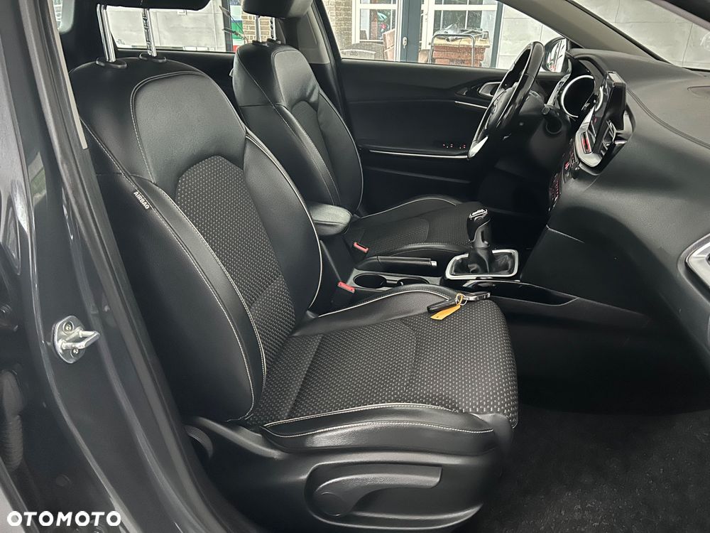 Kia Ceed 1.6 CRDi Edition 7 - 31