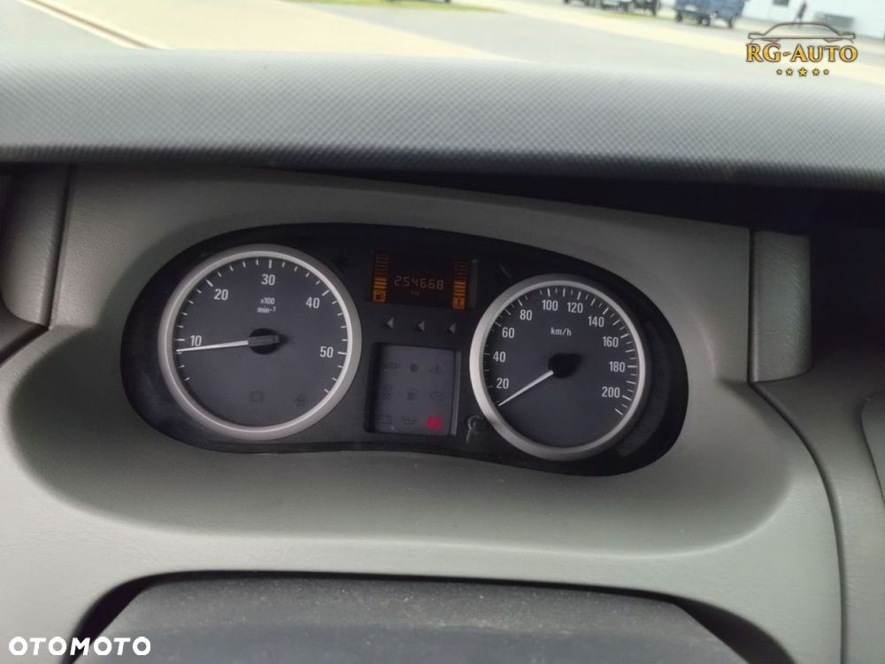 Opel Vivaro - 30