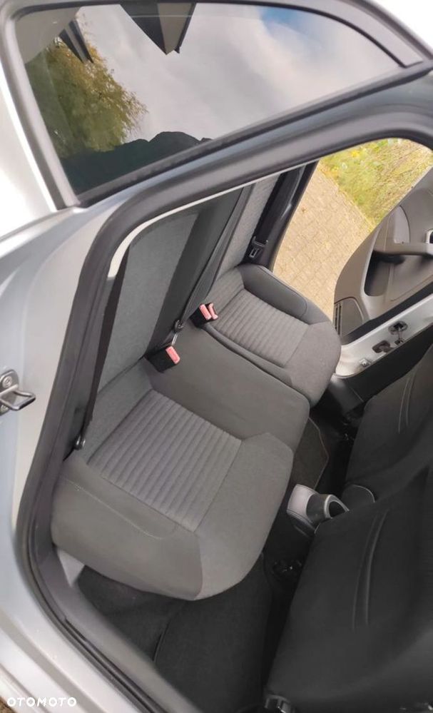 Volkswagen Polo 1.6 TDI Highline - 25