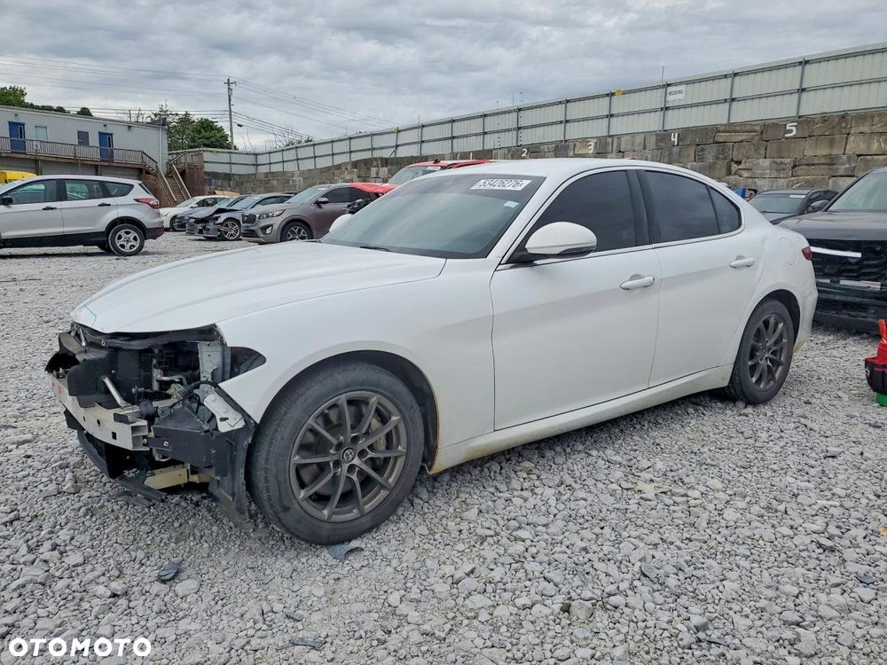 Alfa Romeo Giulia 2.0 Turbo 16V AT8-Q4 Sprint - 2
