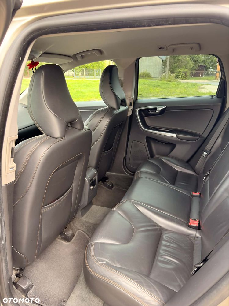 Volvo XC 60 D4 Drive-E Momentum - 18