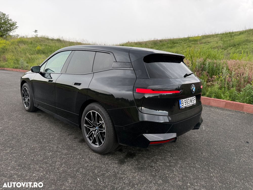 BMW iX - 7