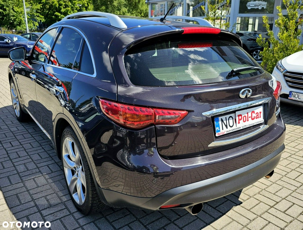 Infiniti QX70 - 6