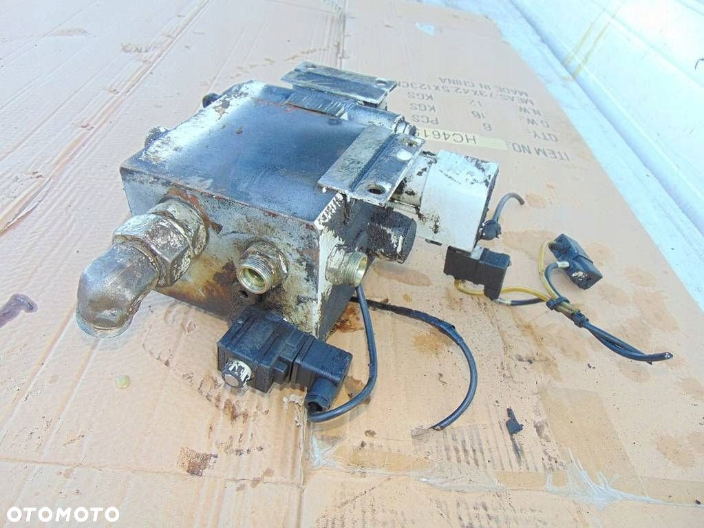 MAN M2000 00r ROZDZIELACZ ELEKTROZAWORY 3 SEKCJE - 4