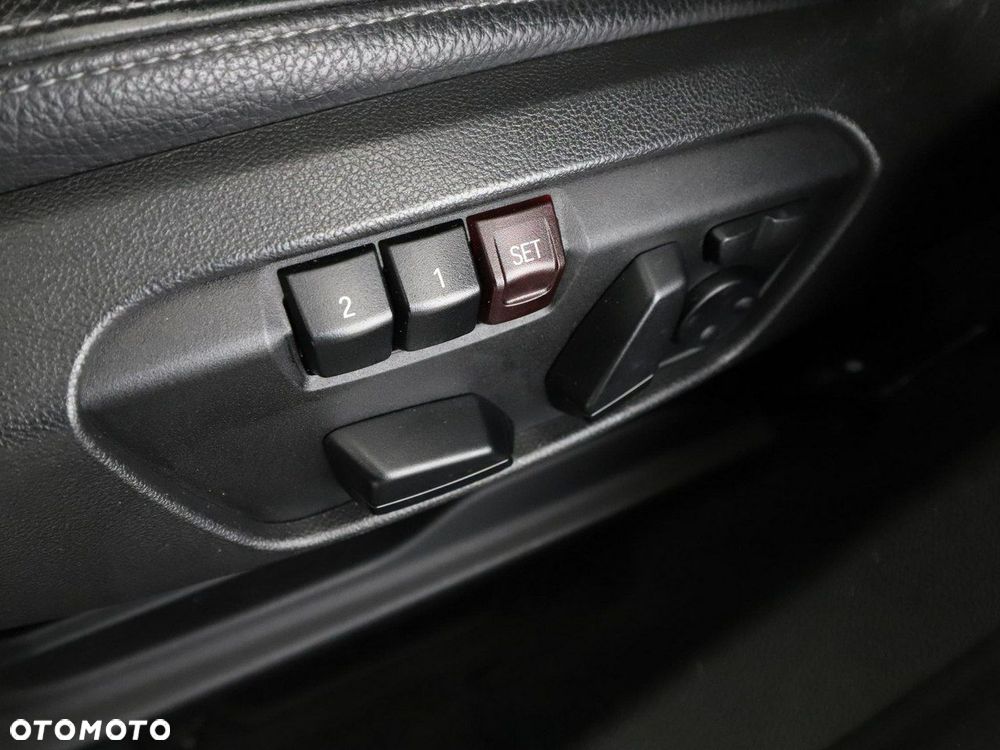 BMW X1 sDrive18d xLine - 38