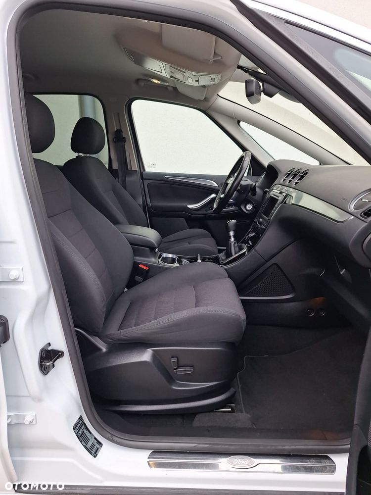 Ford S-Max 2.0 TDCi DPF Titanium X - 32