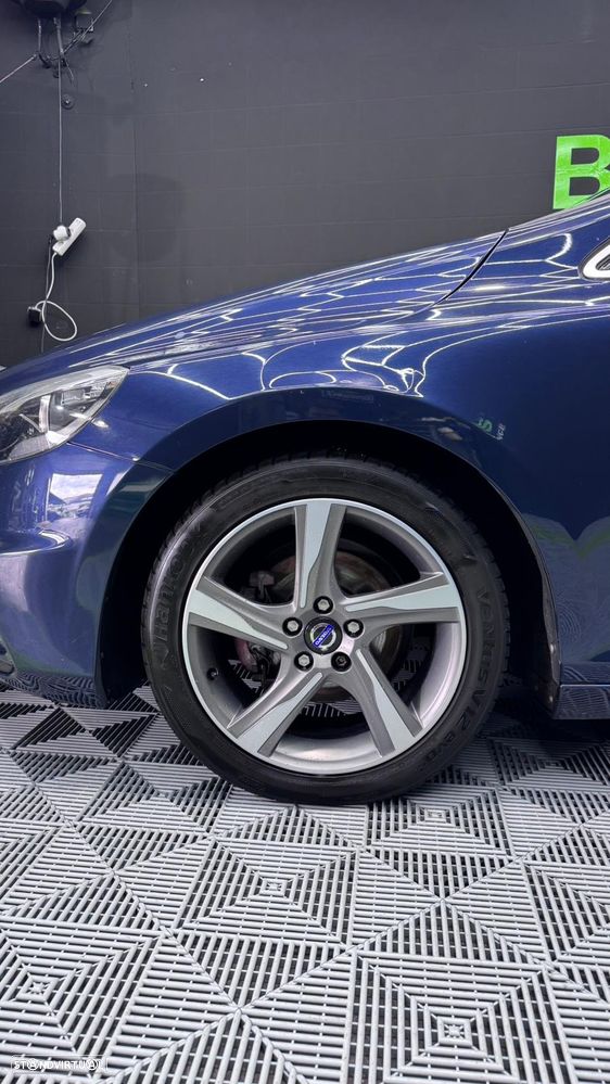 Volvo V40 D2 R Design - 15