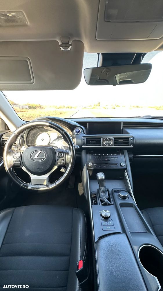 Lexus Seria IS 300h Executive - 7