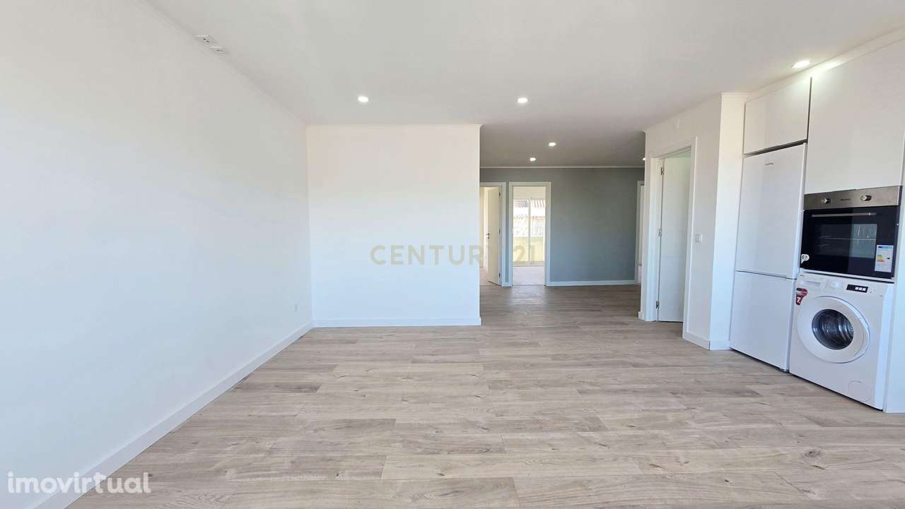 T4 Renovado com Vista Panorâmica na Amadora - Damaia - Grande imagem: 4/23