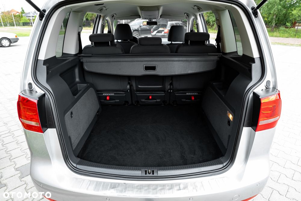 Volkswagen Touran 2.0 TDI DPF BlueMotion Technology DSG STYLE - 21