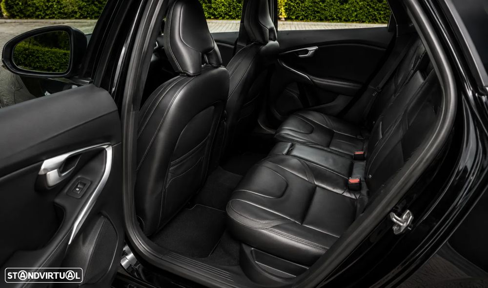 Volvo V40 Cross Country - 8
