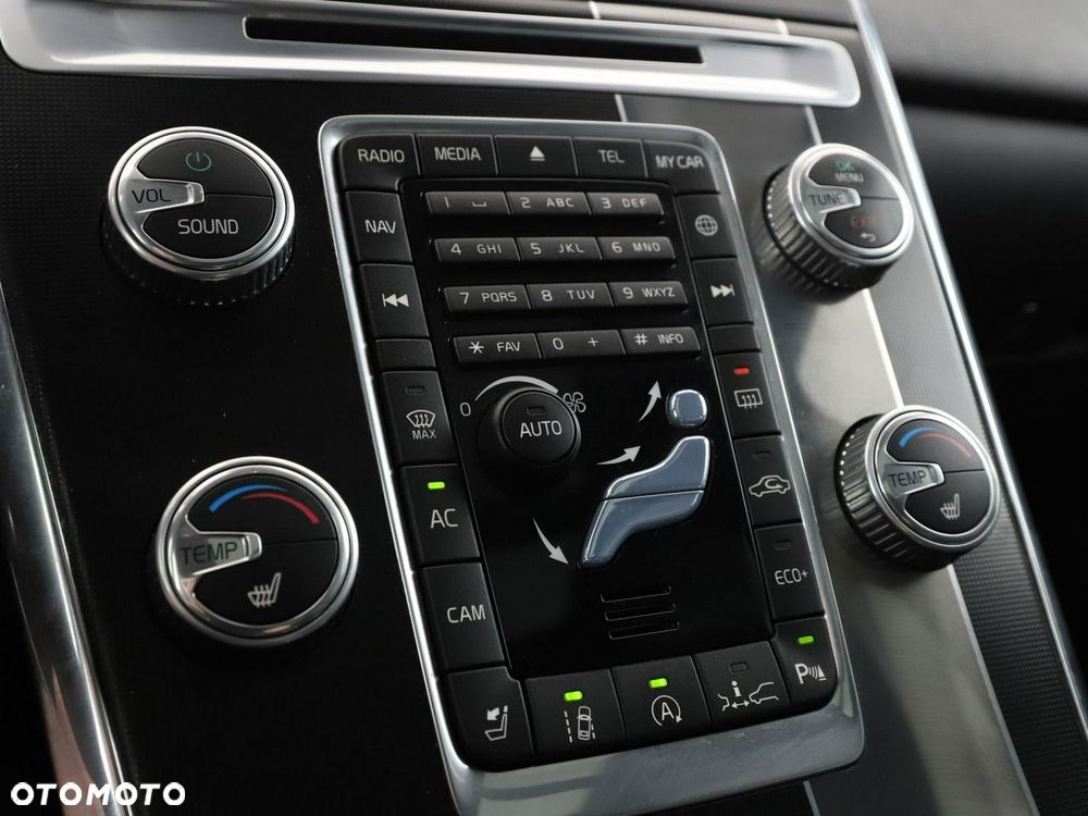 Volvo XC 60 D4 Momentum - 29
