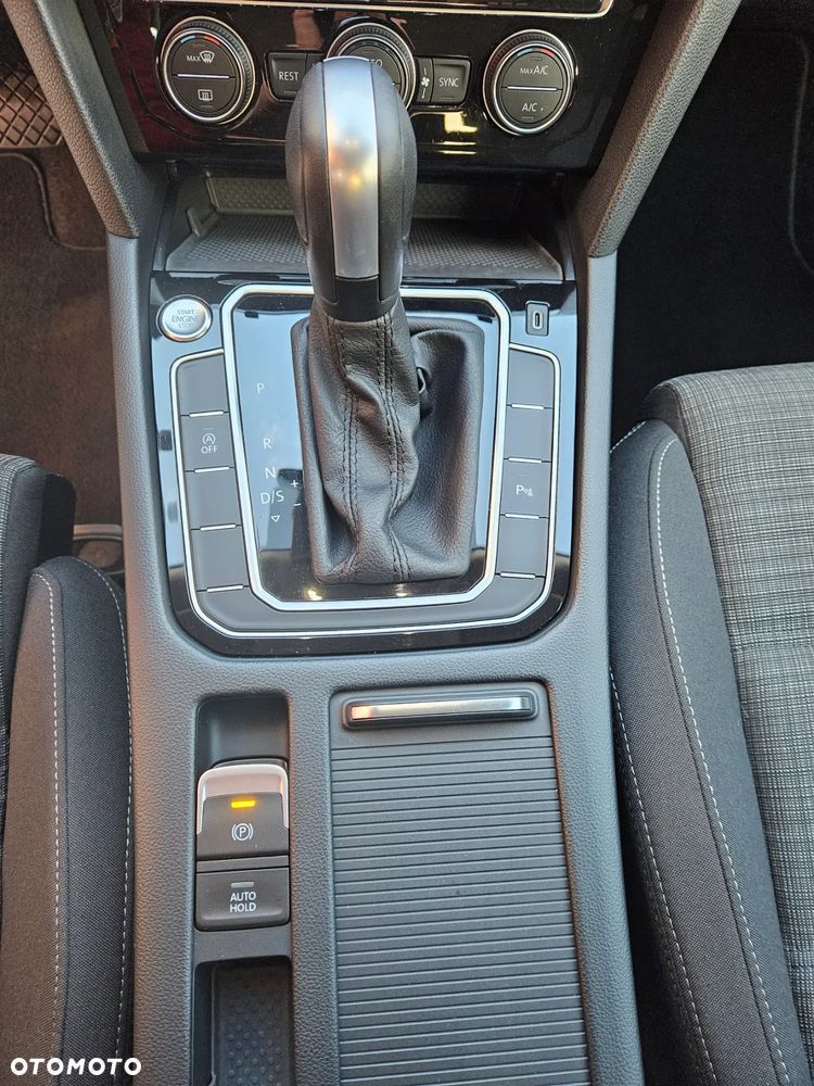 Volkswagen Passat 2.0 TDI Business DSG - 15