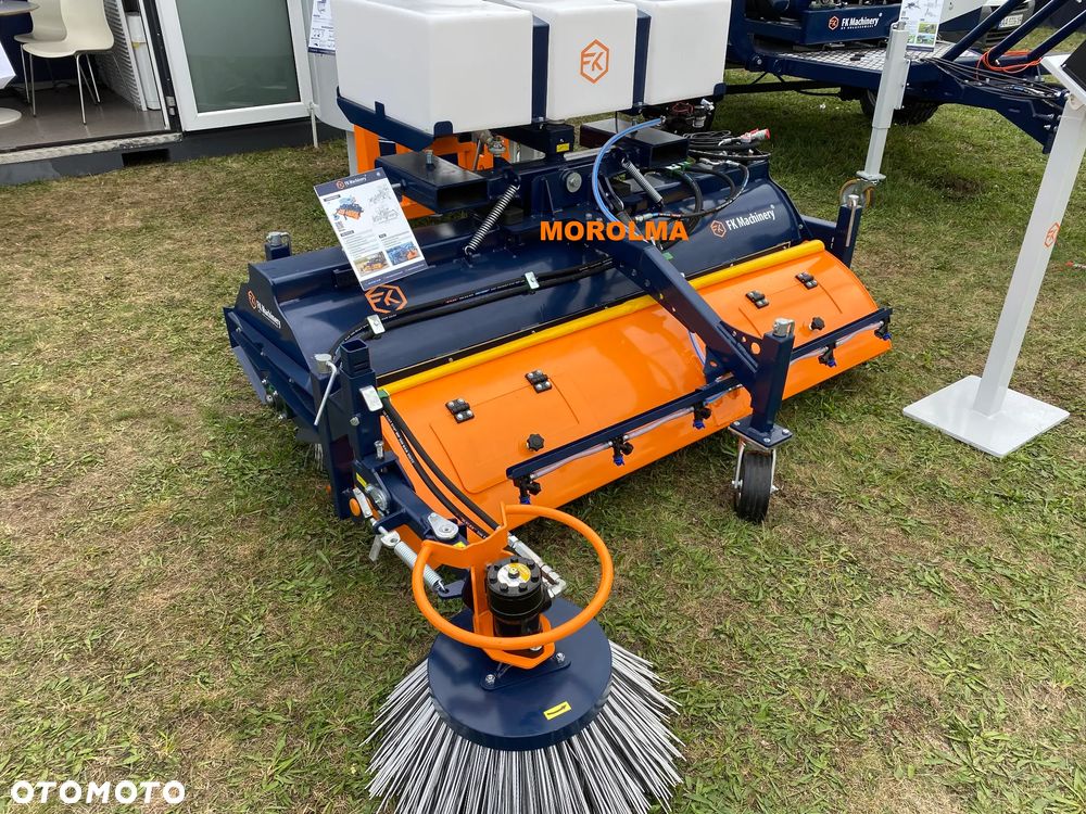 Zamiatarka komunalna przemysłowa do ulic placów magazynów FK MACHINERY CY-A MAXI TANK BRUSH HYDRO - 9