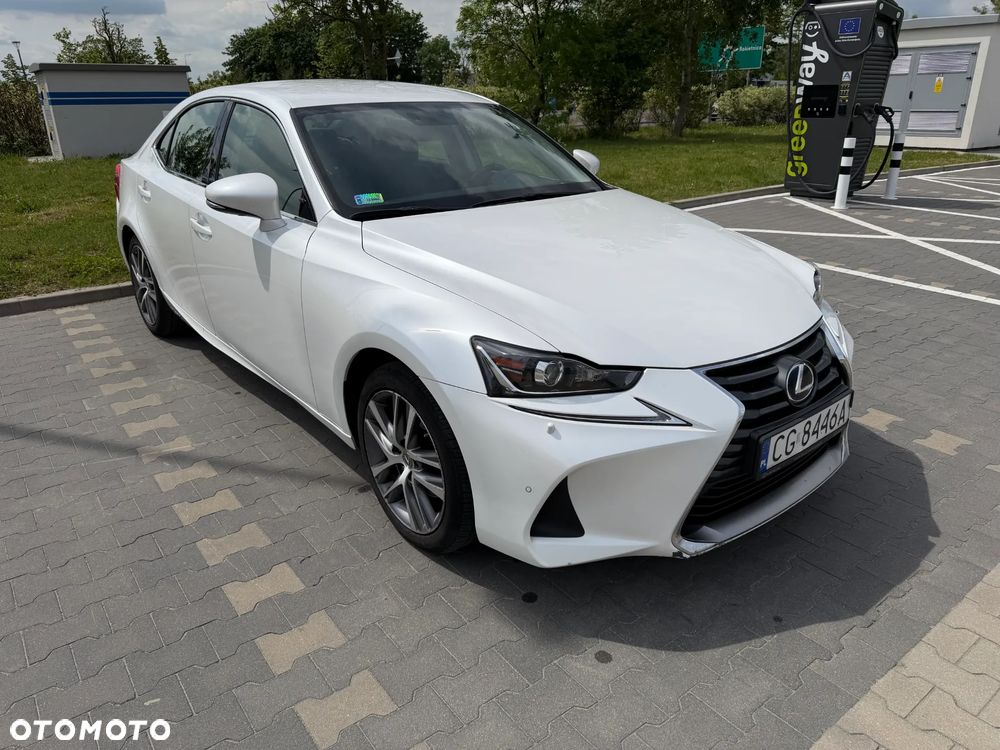 Lexus IS 300h Business Edition - 3