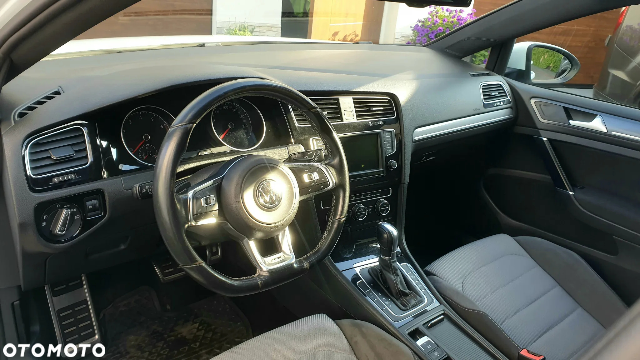 Volkswagen Golf - 12