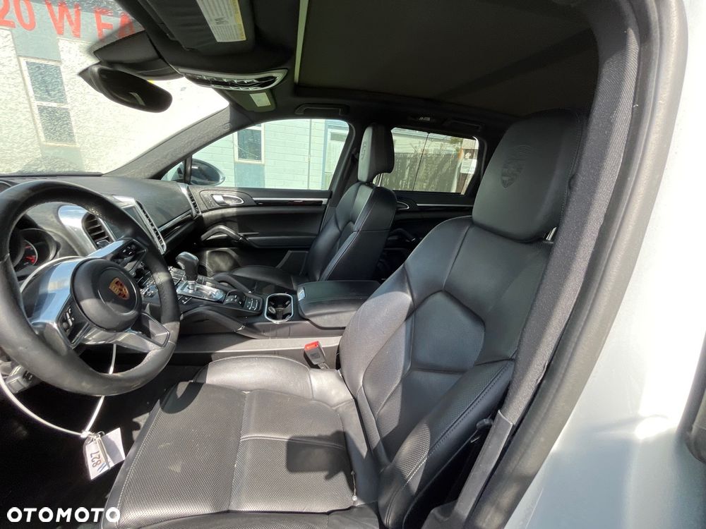 Porsche Cayenne - 15