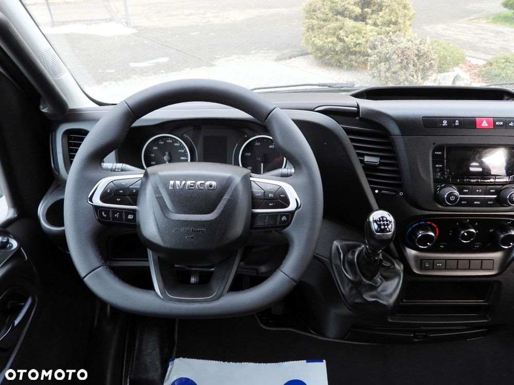 Iveco DAILY 50C16 WYWROTKA TROJSTRONNA PODWÓJNA KABINA DOKA 6 MIEJSC TEMPOMAT PNEUMATYKA BLIŹNIACZE KOŁA KLIMATYZACJA  160KM - 30