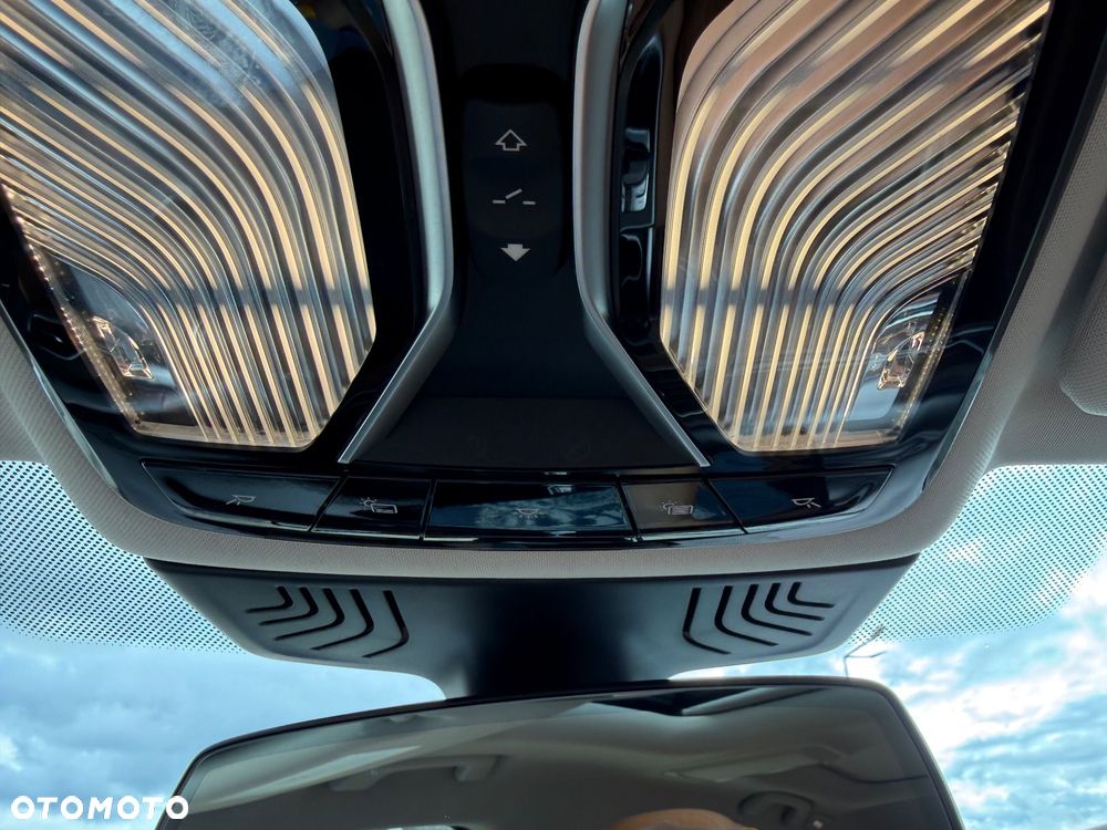BMW Seria 7 750Li xDrive - 23