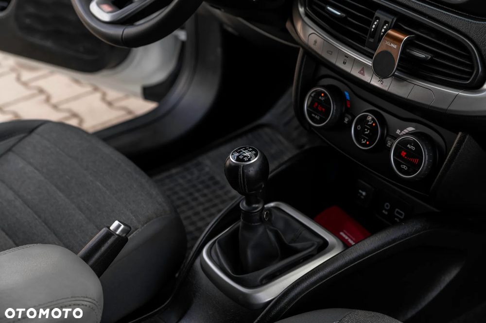 Fiat Tipo 1.4 16v Easy - 25