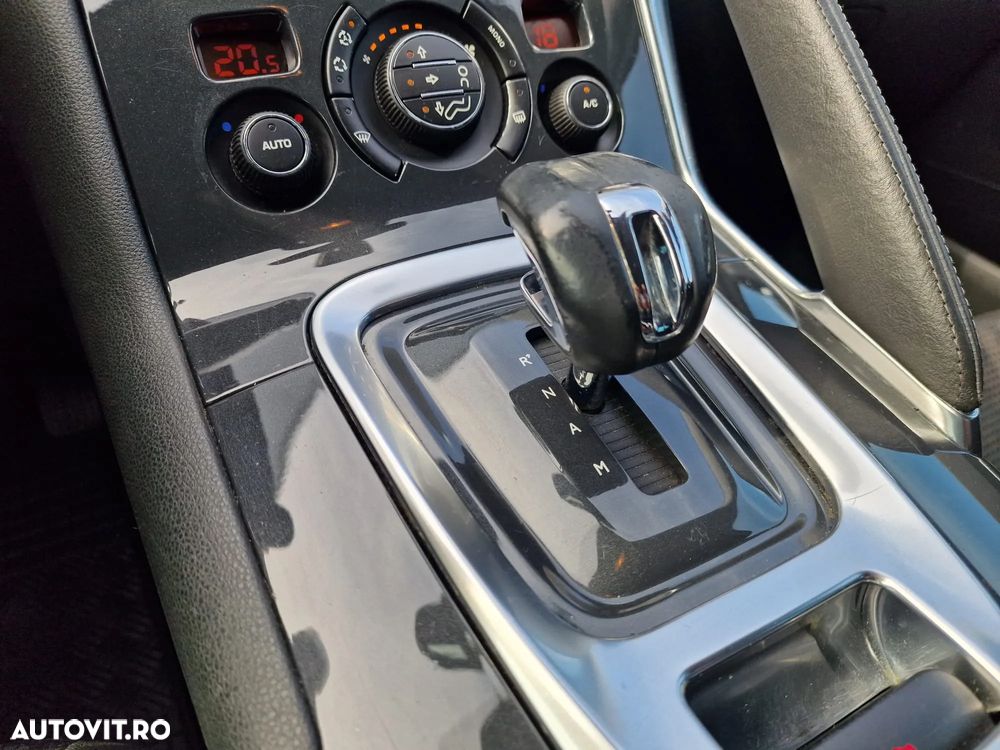 Peugeot 3008 Hybrid4 88g/85g - 29