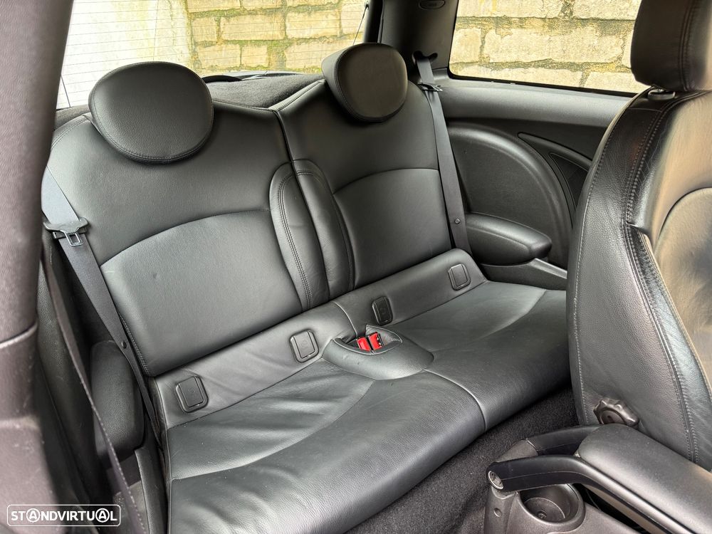 MINI 3 Portas One D - 19