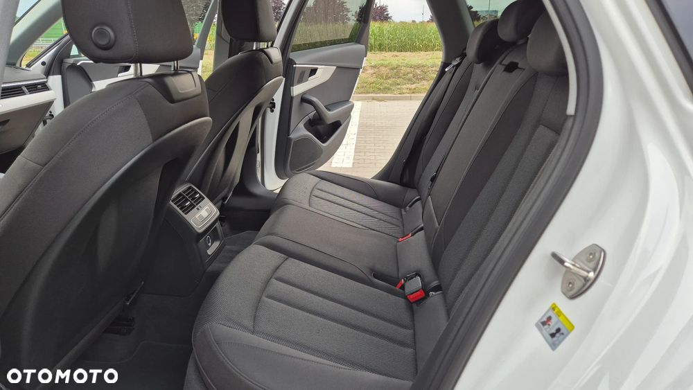 Audi A4 Avant 45 TFSI quattro S tronic - 22