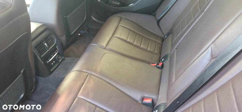 BMW Seria 3 318d Sport Line - 19