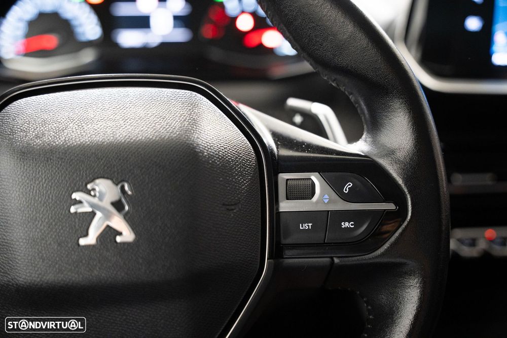 Peugeot 208 1.2 PureTech Allure EAT8 - 17