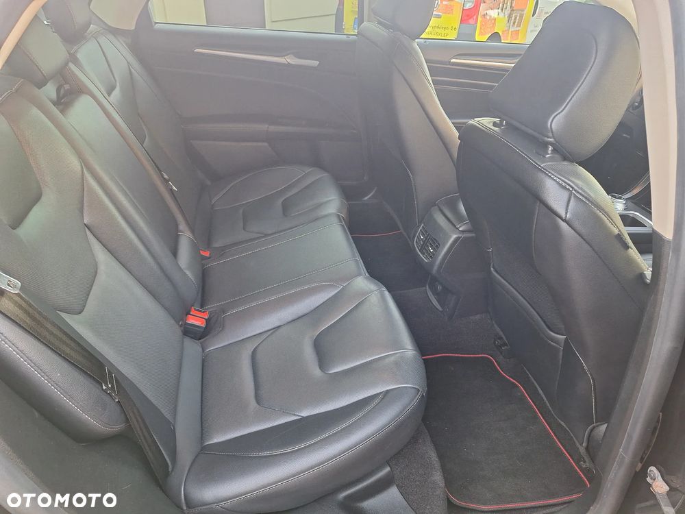 Ford Fusion 2.0 EcoBoost Titanium - 11