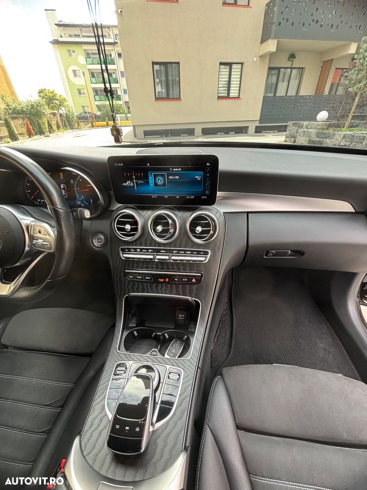 Mercedes-Benz C - 12