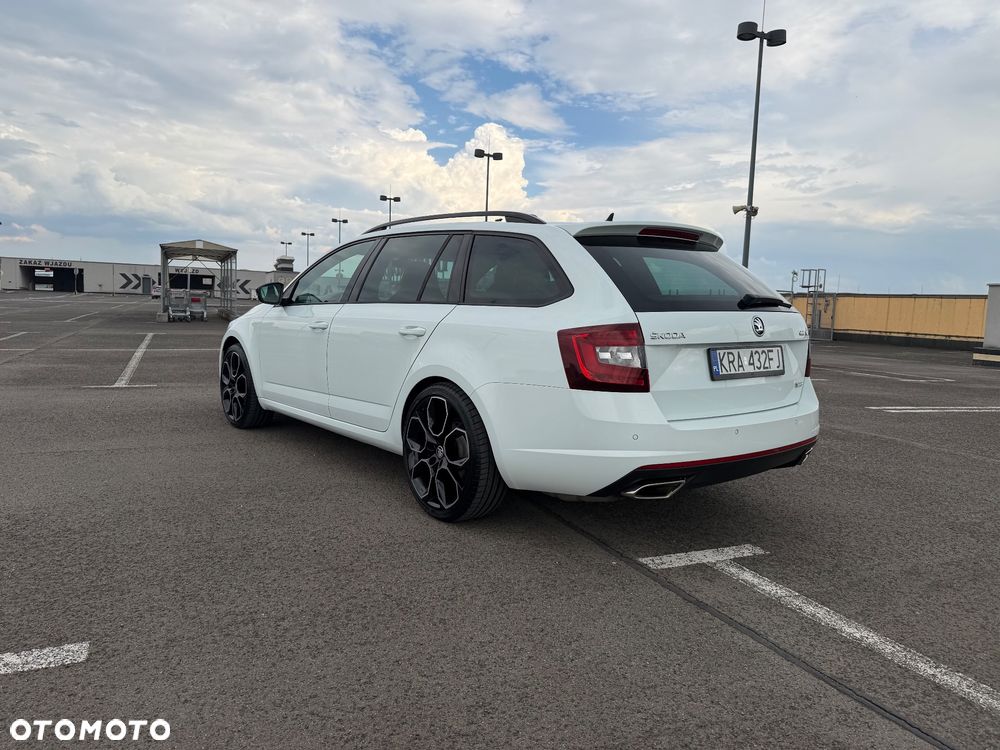 Skoda Octavia 2.0 TSI RS - 30
