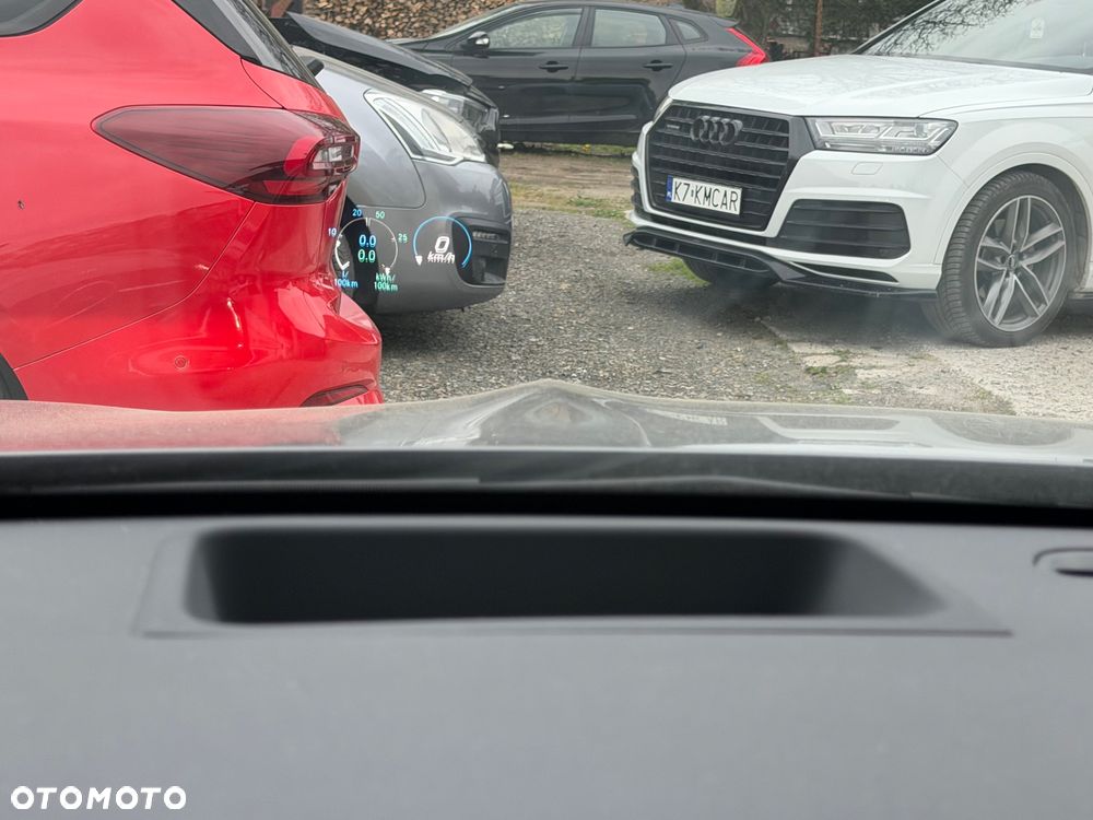 Mercedes-Benz CLA 250 e 8G-DCT AMG Line - 13