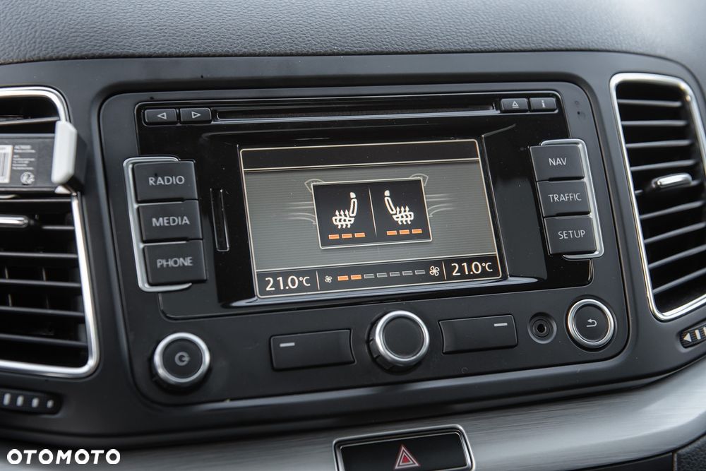 Volkswagen Sharan 2.0 TDI DSG BlueMotion Technology Highline - 24