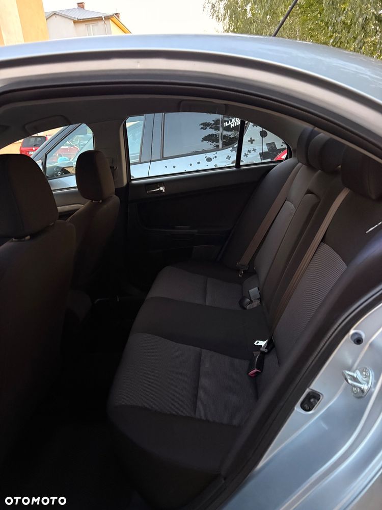 Mitsubishi Lancer 1.8 Intense - 16