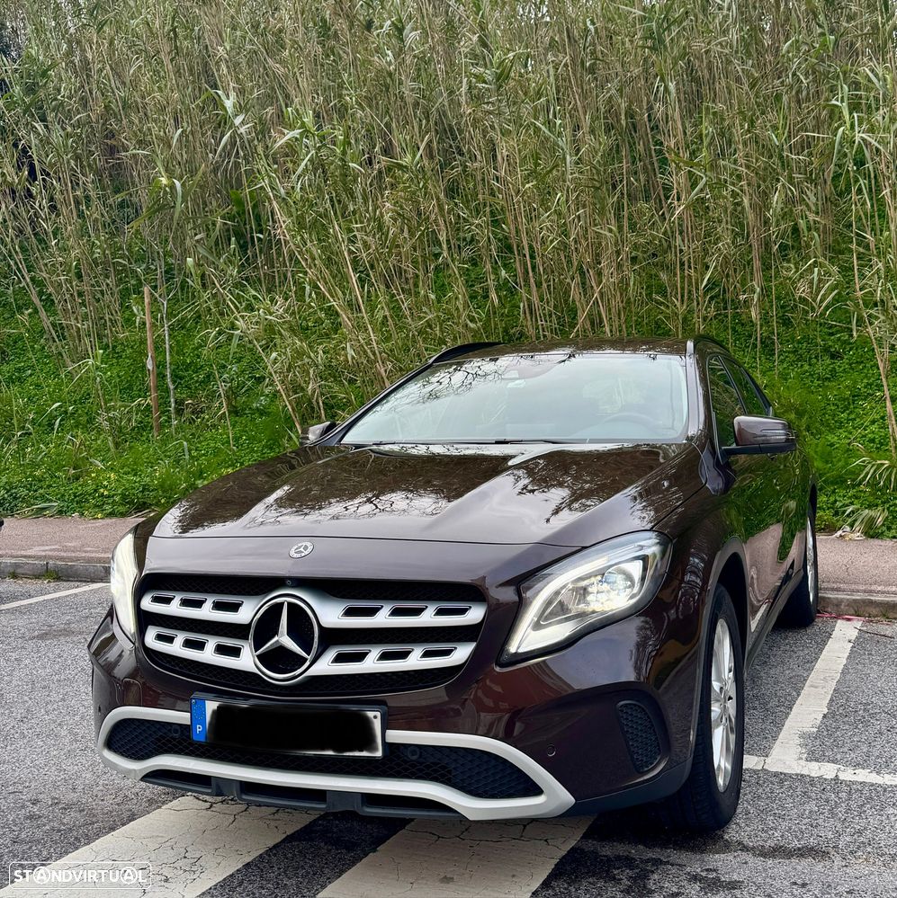 Mercedes-Benz GLA 220 4Matic 7G-DCT - 1