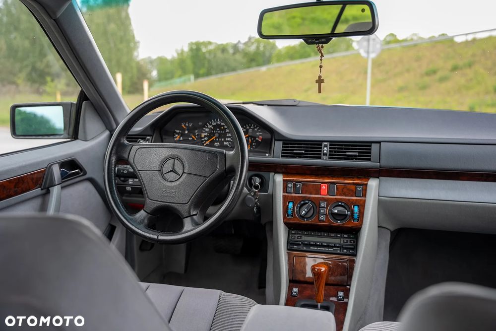 Mercedes-Benz W124 (1984-1993) - 8
