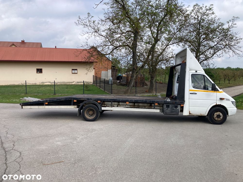 Mercedes-Benz Sprinter - 13
