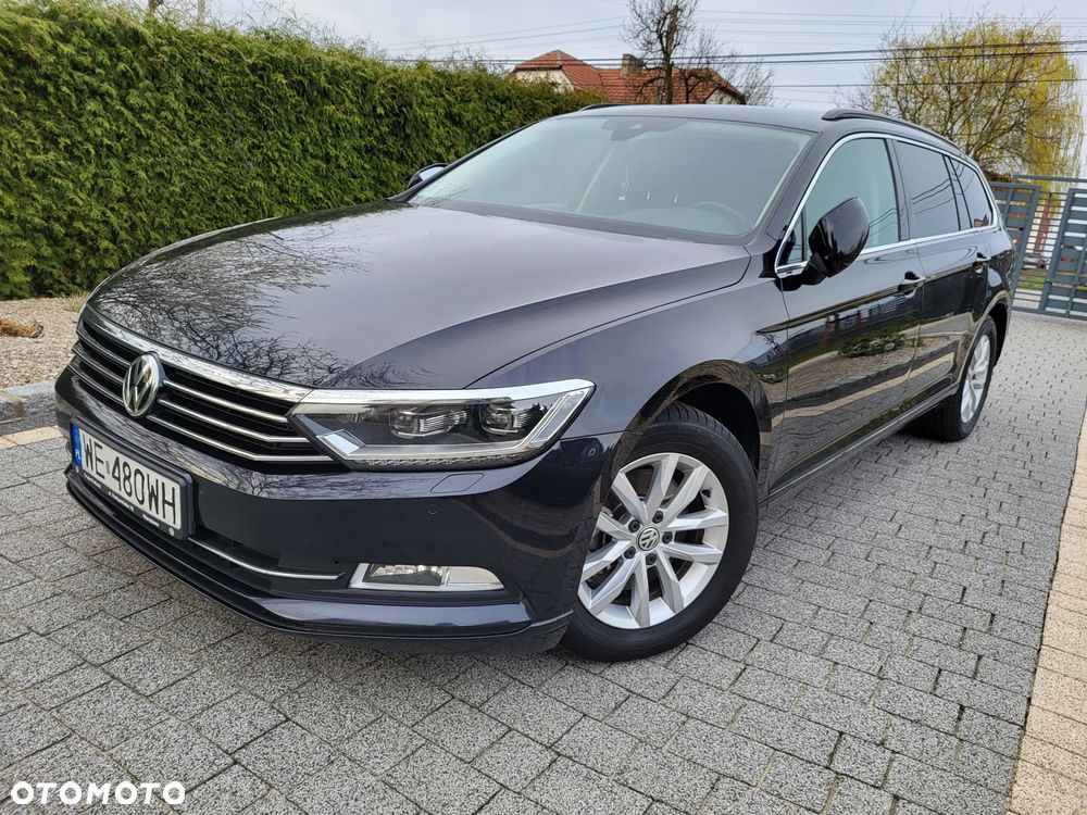 Volkswagen Passat - 1