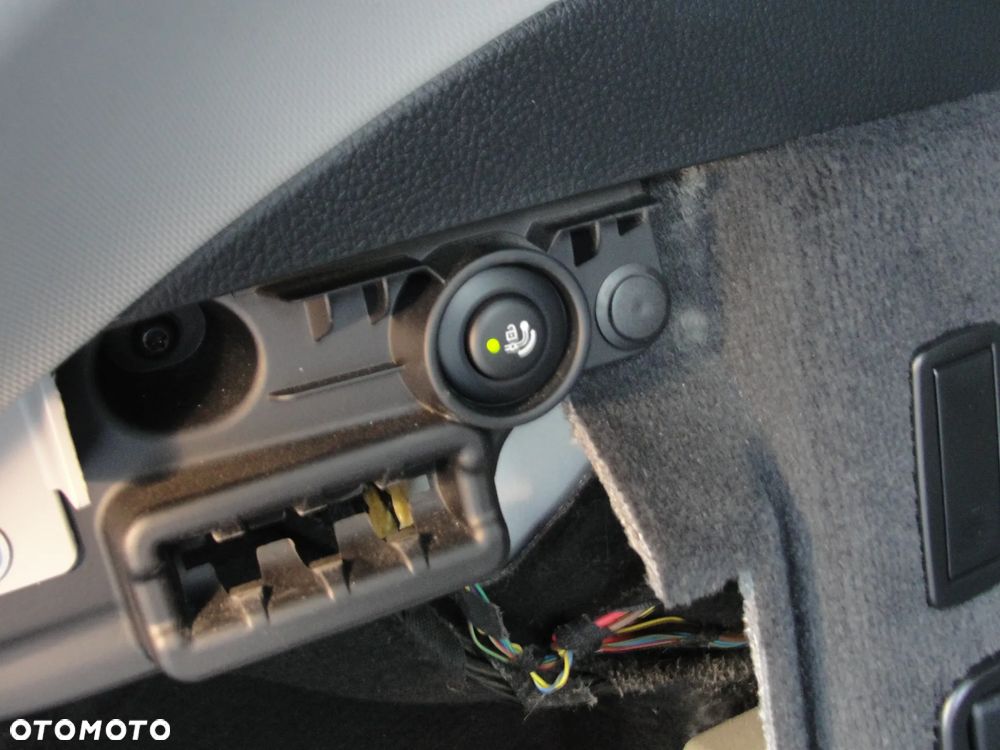 BMW Seria 3 318d Blue Performance Sport Line - 32