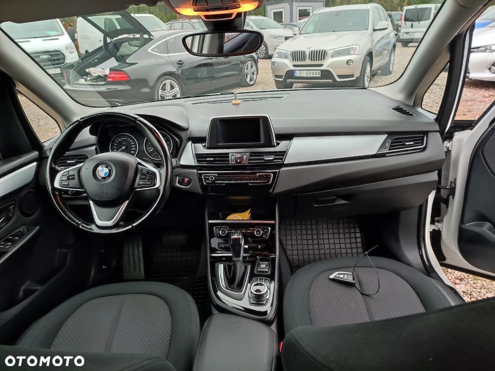 BMW Seria 2 218i - 25