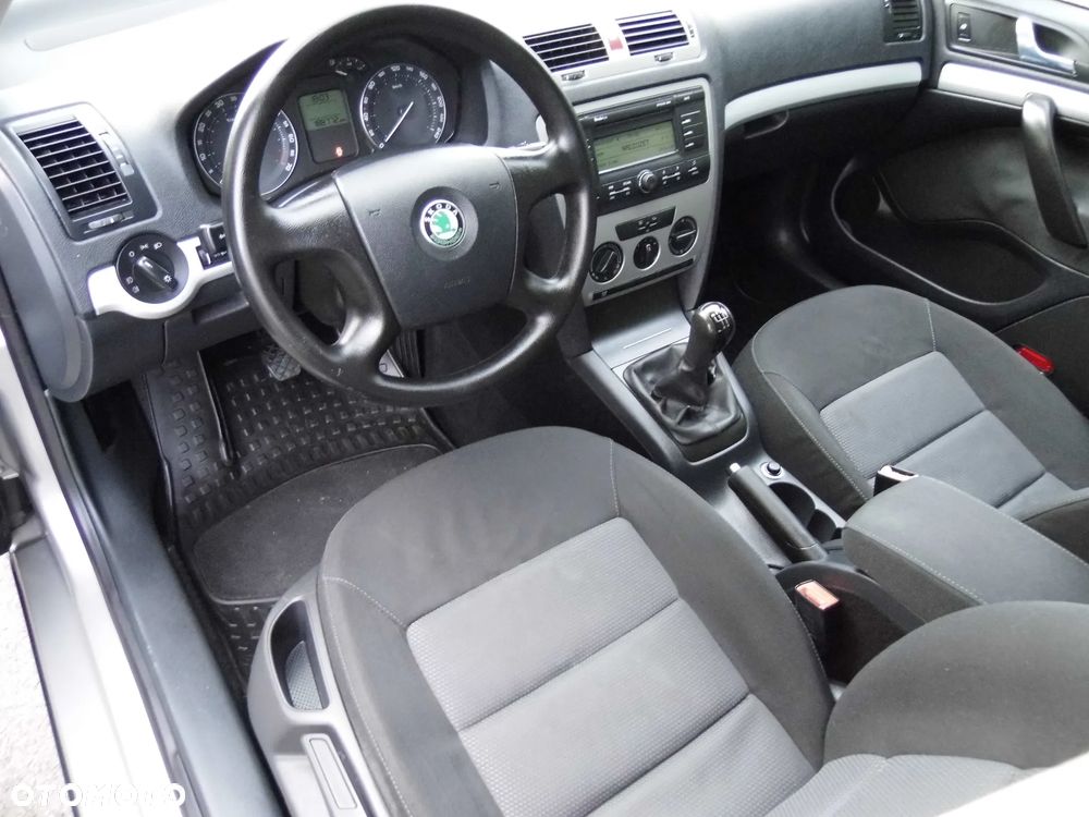 Skoda Octavia 1.6 Team Edition - 25